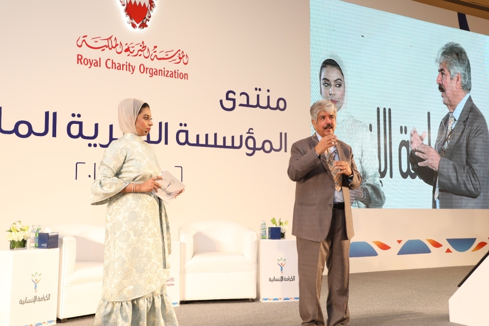 ناصر بن حمد: التوجيهات الملكية تضمن للإنسان مساعدته والحفاظ على كرامته