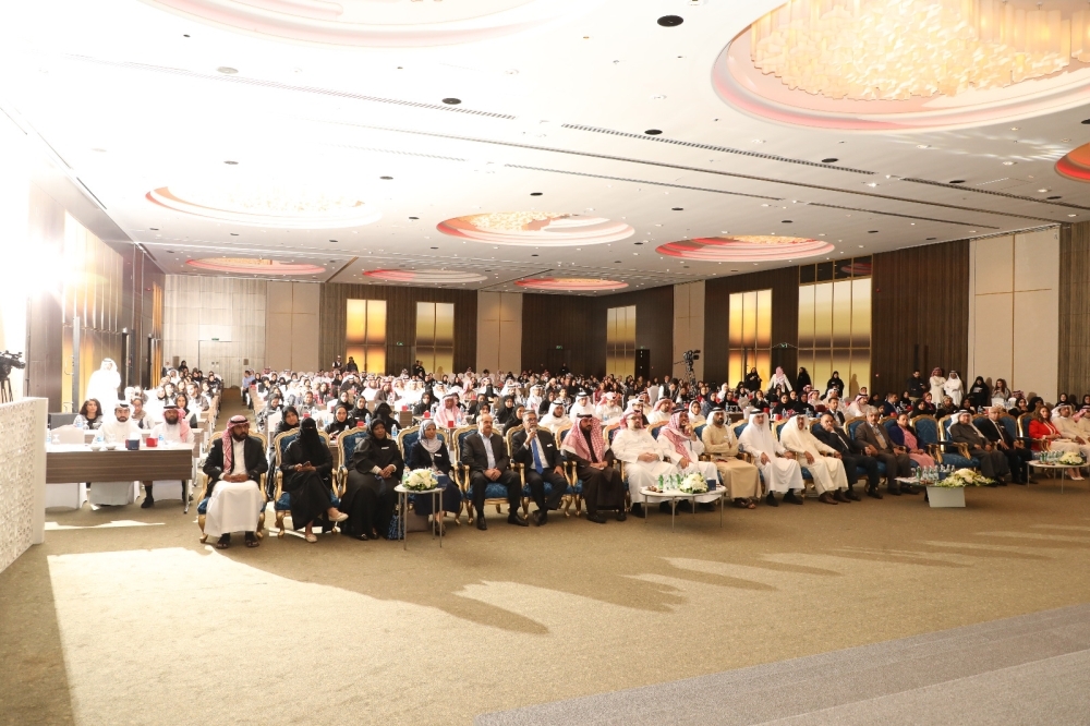 ناصر بن حمد: التوجيهات الملكية تضمن للإنسان مساعدته والحفاظ على كرامته