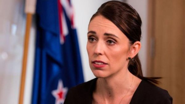 نيوزيلندا تعتزم حظر الأسلحة الآلية ذات الطابع العسكري