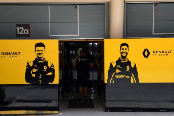 سائقي الفورمولا1 يواصلون قدومهم للبحرين لانطلاق جائزة البحرين الكبرى للفورمولا1