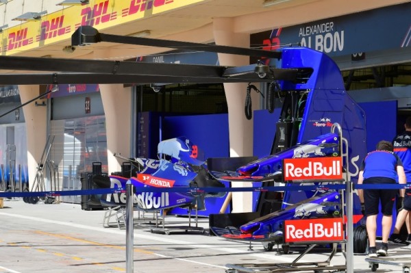 سائقي الفورمولا1 يواصلون قدومهم للبحرين لانطلاق جائزة البحرين الكبرى للفورمولا1