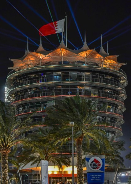 ولي العهد يتوج لويس هاميلتون بطلاً للفورمولا واحد 2019