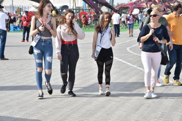 ولي العهد يتوج لويس هاميلتون بطلاً للفورمولا واحد 2019