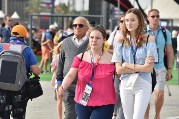 ولي العهد يتوج لويس هاميلتون بطلاً للفورمولا واحد 2019