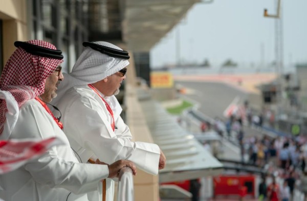 ولي العهد يتوج لويس هاميلتون بطلاً للفورمولا واحد 2019