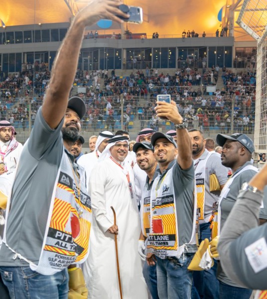 ولي العهد يتوج لويس هاميلتون بطلاً للفورمولا واحد 2019