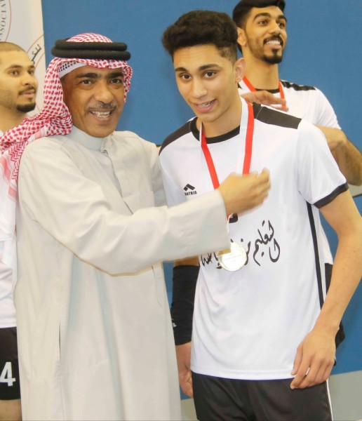 جامعة البحرين تحصد لقب دوري الطائرة