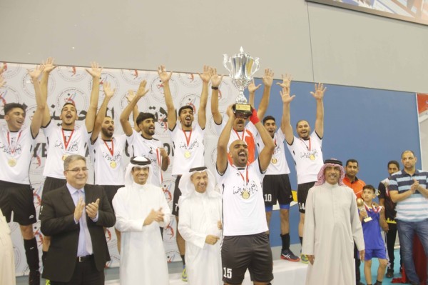 جامعة البحرين تحصد لقب دوري الطائرة