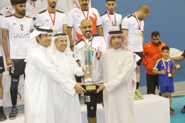 جامعة البحرين تحصد لقب دوري الطائرة