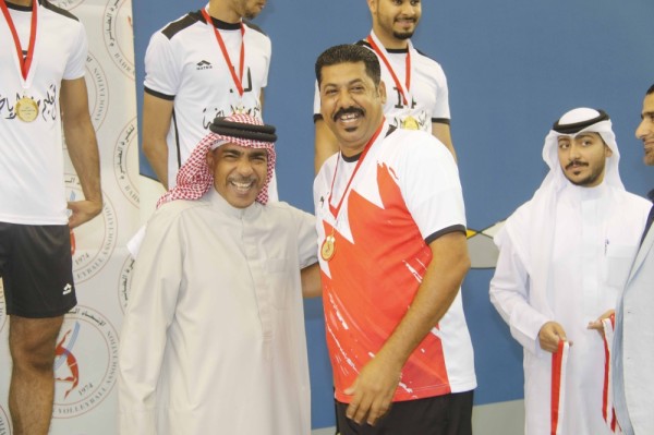 جامعة البحرين تحصد لقب دوري الطائرة