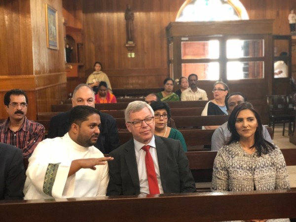 رئيس الوزراء النرويجي السابق: البحرين تشهد تطوراً وتقدماً ونماءً بمختلف المجالات