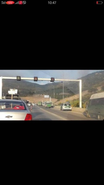 بالصور.. احتجاجات حاشدة في ثامن جمعة بالجزائر رفضاً لـ "حاشية بوتفليقة"