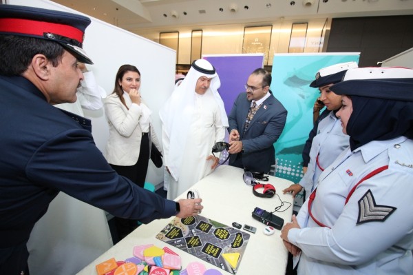 تفعيلاً للشراكة المجتمعية.. محافظ العاصمة يفتتح معرض "معاً" للتوعية الأمنية