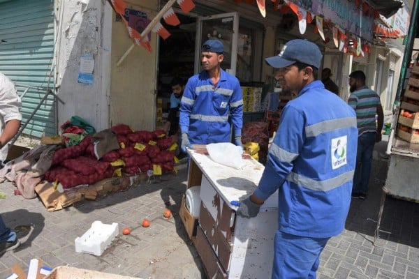 حملة بلدية واسعة ضد مخالفات سوق الرفاع