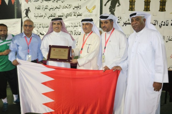 البوعينين يُتوج فريق الحرم ببطولة النسر الذهبي الرمضانية