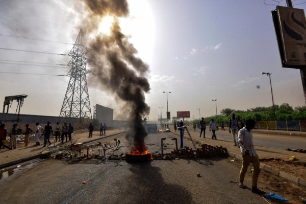 السودان.. المجلس العسكري يتهم "التغيير" بالإقصاء والمعارضة ترفض الانتخابات