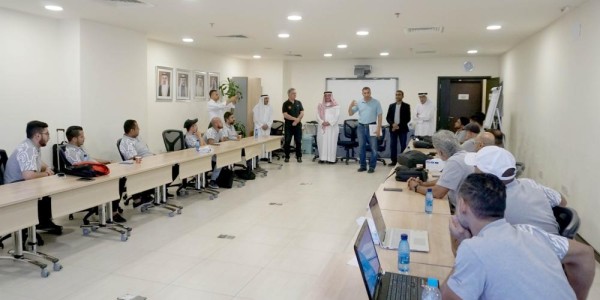 أسد يكرم المشاركين في ختام دورة الـ"دارت فيش"