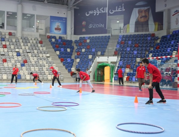 طلبة المعسكر الصيفي يزورون الحرس الوطني وغرفة التجارة