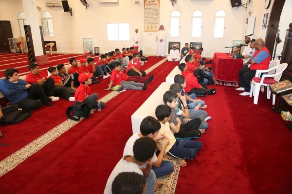 طلبة "المعسكر الصيفي" يزورون سلاح البحرية الملكي ومحافظة المحرق ويشاركون بورش عمل