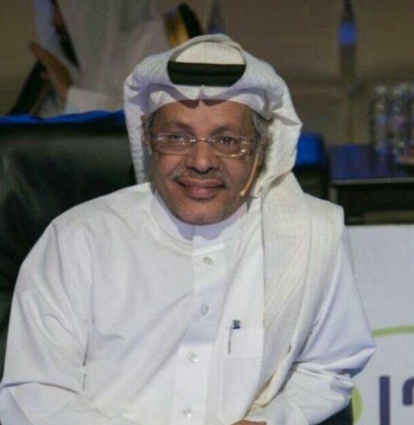 الزهراني يجسد شخصية طلال مداح في شوارع جدة التاريخية