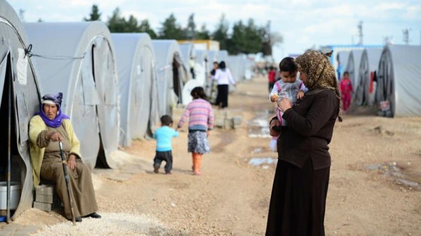 أردوغان يضيق الخناق على السوريين.. ترحيل وفرض ضرائب