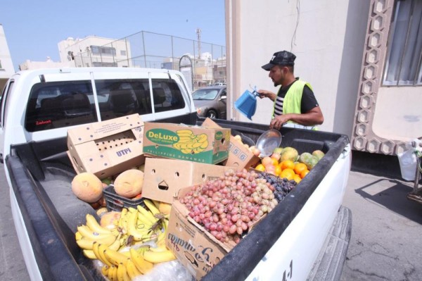 مسؤولون ومواطنون: الباعة الجائلون خطر متنقل