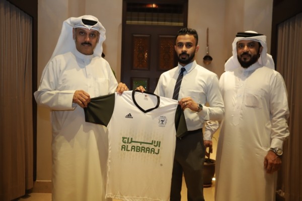 "الأبراج" يحتفي بفريقه بطل كبار الهملة الكروية