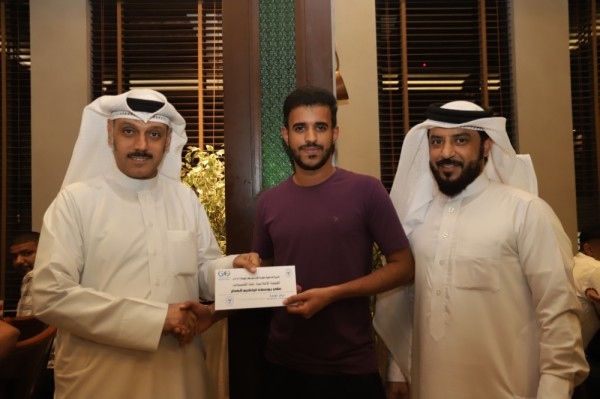 "الأبراج" يحتفي بفريقه بطل كبار الهملة الكروية