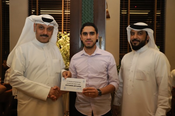 "الأبراج" يحتفي بفريقه بطل كبار الهملة الكروية