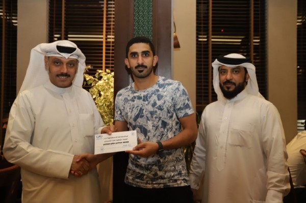 "الأبراج" يحتفي بفريقه بطل كبار الهملة الكروية