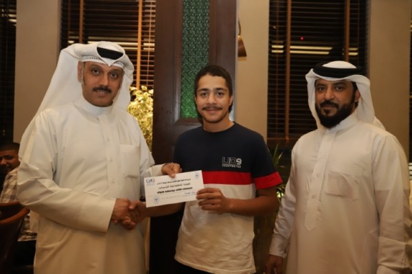 "الأبراج" يحتفي بفريقه بطل كبار الهملة الكروية