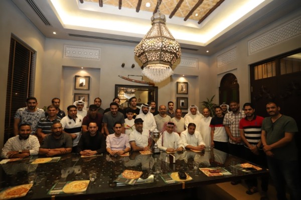 "الأبراج" يحتفي بفريقه بطل كبار الهملة الكروية