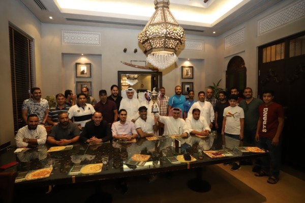 "الأبراج" يحتفي بفريقه بطل كبار الهملة الكروية