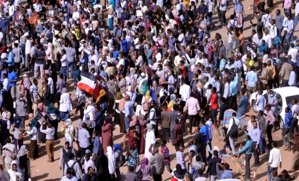 تطورات مثيرة في المشهد السوداني غداة توقيع الاتفاق السياسي