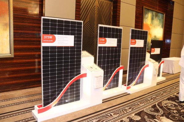 برعاية ميرزا.."البحرين للتسهيلات" تدشن مبادرة تمويل الطاقة المستدامة في البحرين