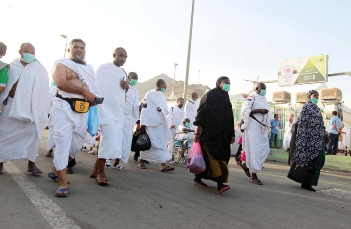 بالصور - اكتمال وصول حجاج بيت الله الحرام إلى مشعر منى لقضاء يوم التروية