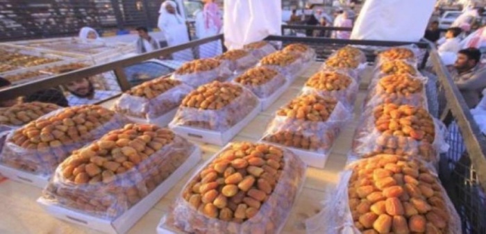 أمير القصيم يزور مهرجان تمور بريدة في نسخته الـ 40