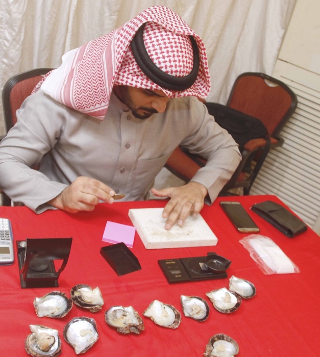 موسم ناصر بن حمد للموروث البحري يشهد أولى المشاركات النسائية