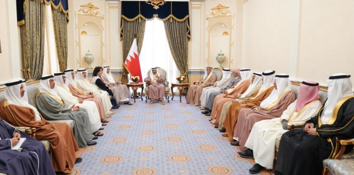 رئيس الوزراء يوجه بالمحافظة على التراث الحضاري بمختلف مناطق البحرين