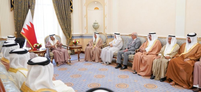 رئيس الوزراء يوجه بالمحافظة على التراث الحضاري بمختلف مناطق البحرين