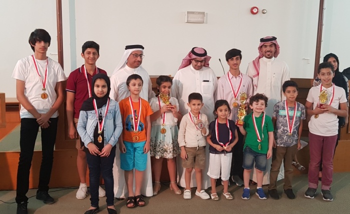 عيسى الجودر بطل البحرين للفئات السنية في الشطرنج