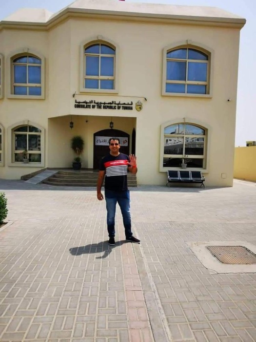 التونسيون بالبحرين يصوتون في انتخابات الرئاسة بمقر السفارة