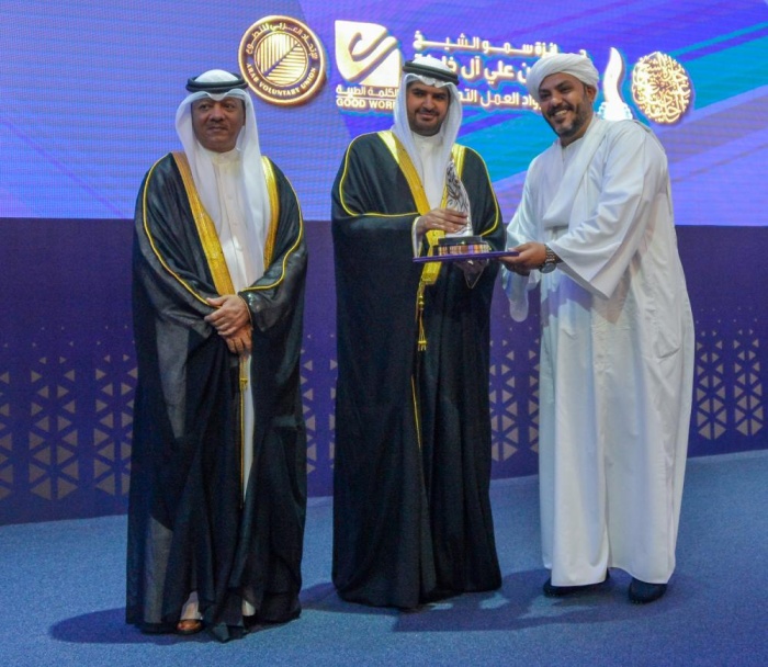 علي بن خليفة يحضر الحفل الختامي لجائزة عيسى بن علي للعمل التطوعي