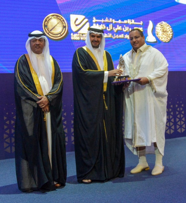 علي بن خليفة يحضر الحفل الختامي لجائزة عيسى بن علي للعمل التطوعي