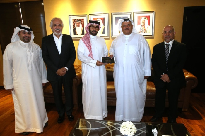 المؤيد يستقبل محمد بن عبدالرحمن ويشيد بالتحضيرات لحفل اعتزال اللاعب شهرام