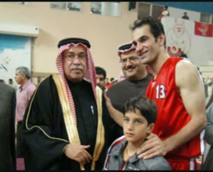 الجمهور البحريني يودع نجم النجوم "شهرام" في حفل الاعتزال