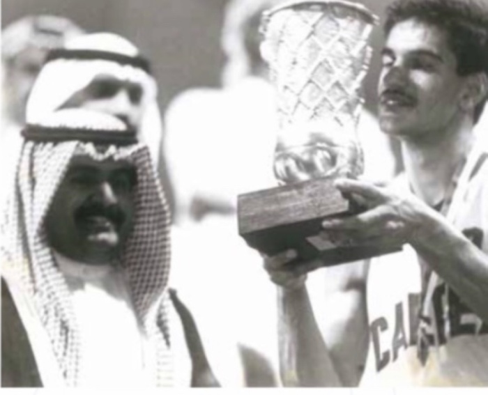 الجمهور البحريني يودع نجم النجوم "شهرام" في حفل الاعتزال