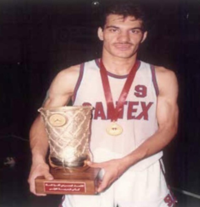 الجماهير البحرينية تحتفي بالنجم "شهرام" في يوم اعتزاله