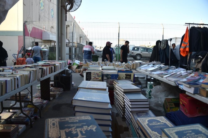 انطلاق أول معرض كتب بالسوق الشعبي