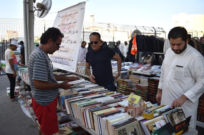 انطلاق أول معرض كتب بالسوق الشعبي